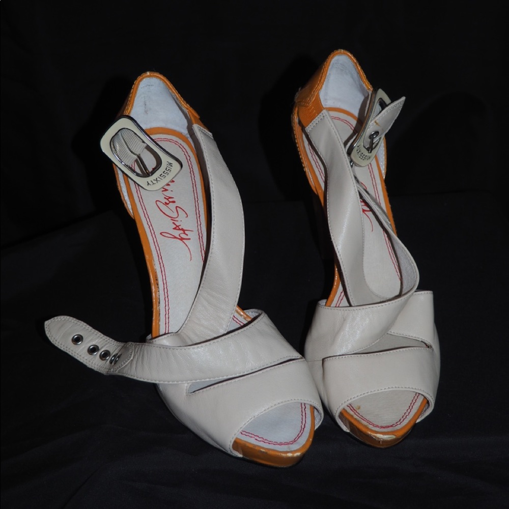 Shoes - Picture 4 of 5